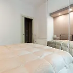La Casa Di Ringhiera In Corso Sempione