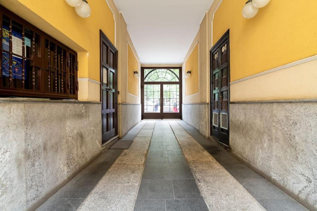 La Casa Di Ringhiera In Corso Sempione *